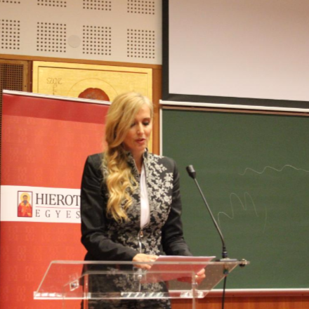 Szabó Tünde tett látogatást a Hierotheosz Egyesületnél