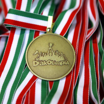 Újabb diákolimpiai sikerek a hajdúdorogi Szent Bazil Középiskolában