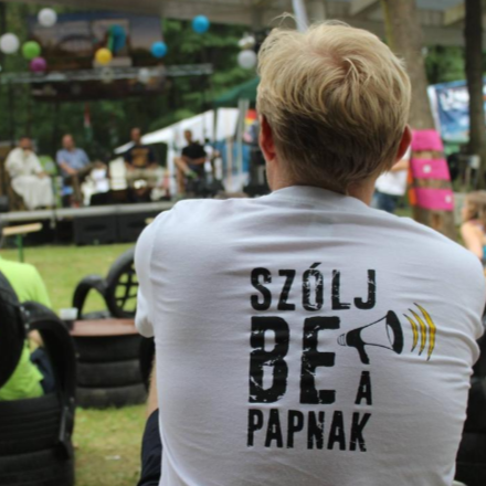 Szólj be a papnak Pécsett is!