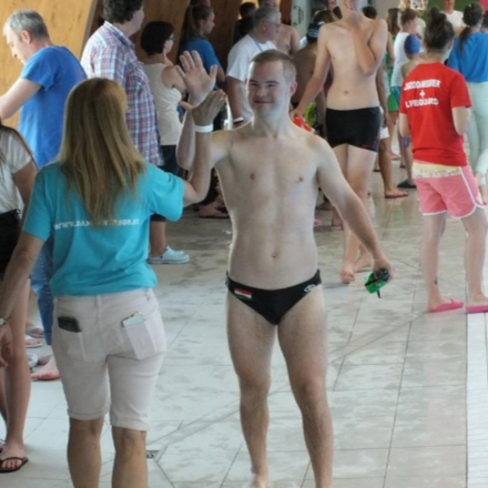 Úszóverseny az elfogadás jegyében-videóval!