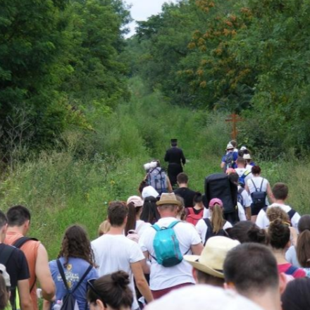 Elindult a fiatal felnőttek zarándoklata