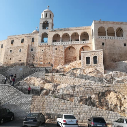 Fülöp atya a kereszténység legrégebbi templomaiban