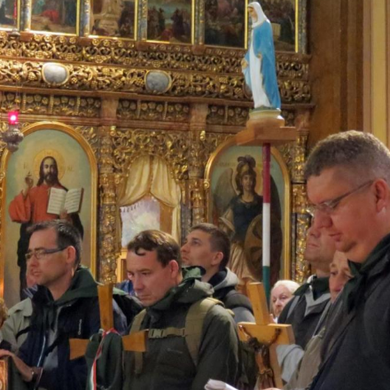 Hazatértek a Szűzanyához