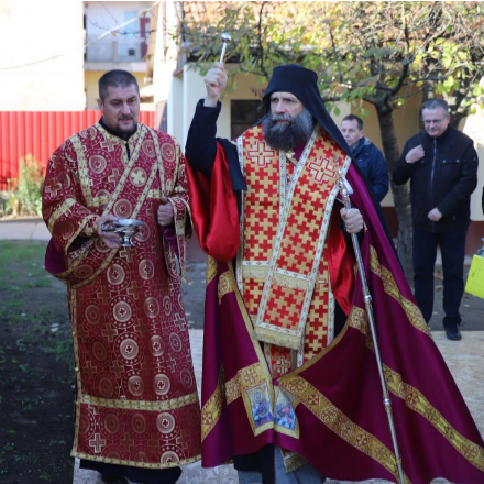 Juttassuk el Jézust a bajba került fiatalok szívébe - felújított leány -és lakásotthonokat szenteltek fel Hajdúnánáson 