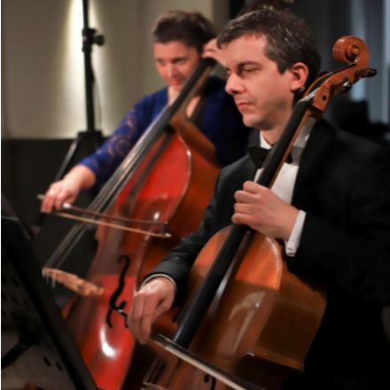 Farsangi bálba repítettek a húrok és életre kelt a zenedoboz Debrecenben