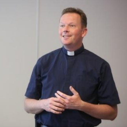 Nem mindegy, hol töltjük az örök életet és kivel - Fábry Kornél előadás a NEK-ről Székesfehérváron