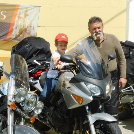 Az igazság ismerete szabaddá tesz titeket - ministráns és motoros találkozó Sajópálfalán 