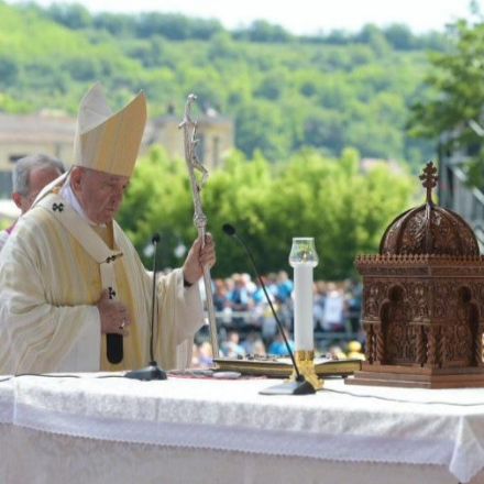 Ferenc pápa homíliája Balázsfalván: Most nektek kell harcolnotok az elnyomó ideológiák ellen!