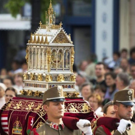 Már lehet jelentkezni a Szent Jobb-körmenetre - ünnepeljünk közösen augusztus 20-án!