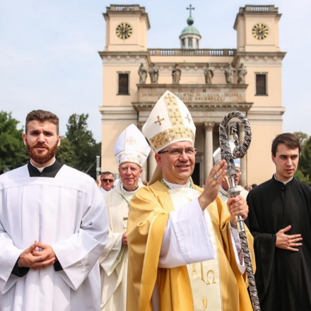 Püspökké szentelték a Váci Egyházmegye új főpásztorát, Marton Zsoltot
