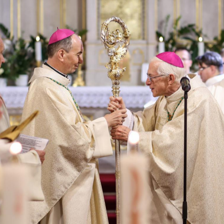 Újítsuk meg Krisztushoz való ragaszkodásunkat - beiktatták Udvardy György veszprémi érseket