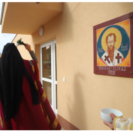 A Jóisten ránk bízott ajándéka a gyermek - megáldották a felújított óvodát Hajdúdorogon