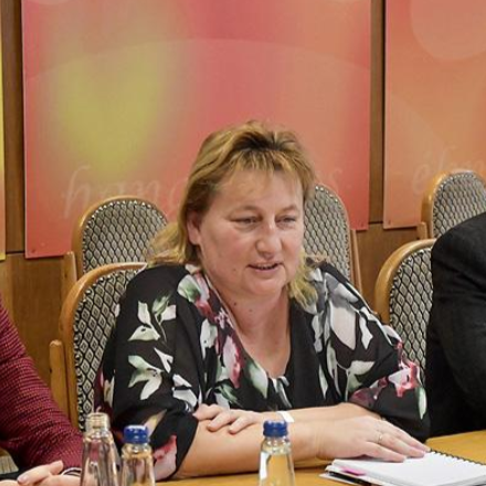 A Szent Miklós Roma Szakkollégium vezetője Rózsahegyiné Juhász Éva lett a Debreceni Karitatív Testület új elnöke