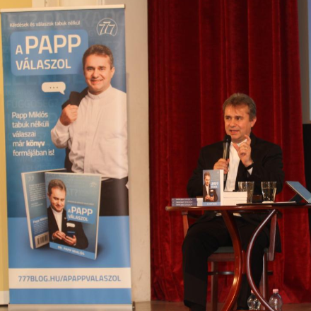 Aki kérdez, annak van jövője - új könyve jelent meg Papp Miklós atyának 