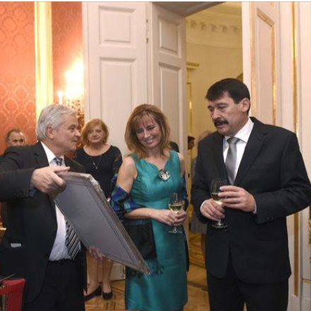 Tiszteletvacsorát adott Áder János a bangladesi sziámi ikrek szétválasztásában közreműködő orvosoknak