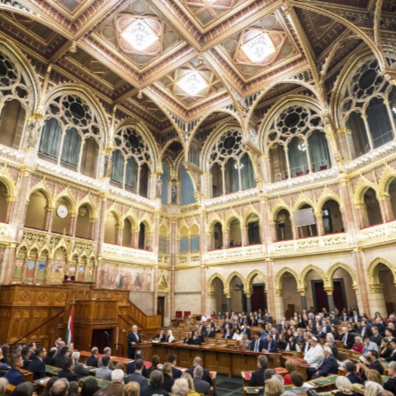 Ünnepséggel zárták a Boldogasszony kiállítássorozatot az Országházban