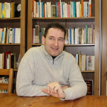 Az Isten nem adóhivatal, hogy behajtsa rajtunk az imákat - hitünket erősítő újévi iránymutatások Gulybán Gergely atyától