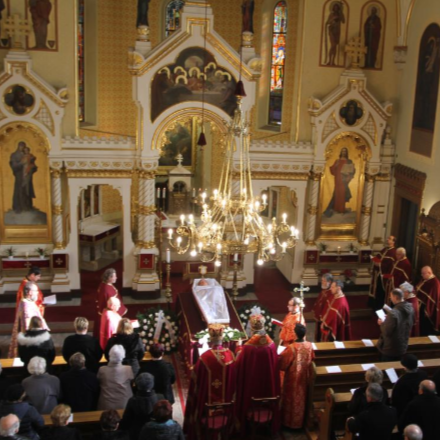 E világból való elköltözése is tanúságtétel - eltemették dr. Nagymihályi Géza atyát