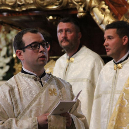 Isten rábízza magát a papra! - Pappá szentelték Molnár Dezsőt