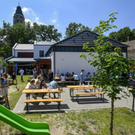 A hit továbbadása megtartó erő - új látogatóközpont Debrecenben