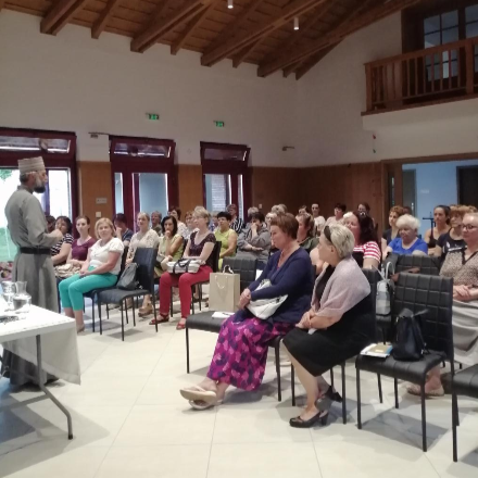 Mária élete az Egyház élete - kifejezetten nők számára tartott elmélkedést Fülöp atya Debrecenben