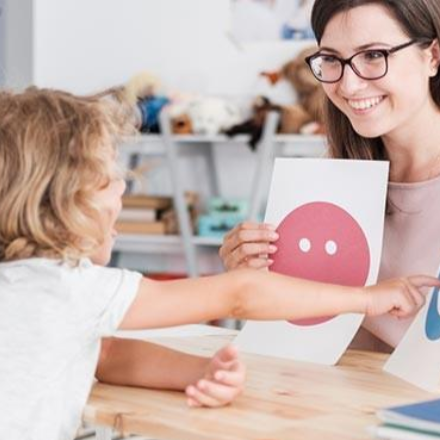 Gyógypedagógus vagy tanító jelentkezését várja a Szent Bazil Általános Iskola debreceni telephelye