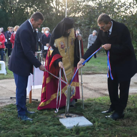 Építsük Krisztusra életünket! - megáldották és elhelyezték a Debrecen-Józsai fatemplom alapkövét