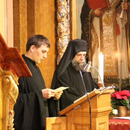 Istendicséret énekléssel és hallgatással 