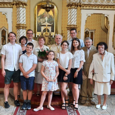 Polihisztor, aranymisés atya sok kinccsel megáldva - interjú Cselényi István (Gábor) atyával