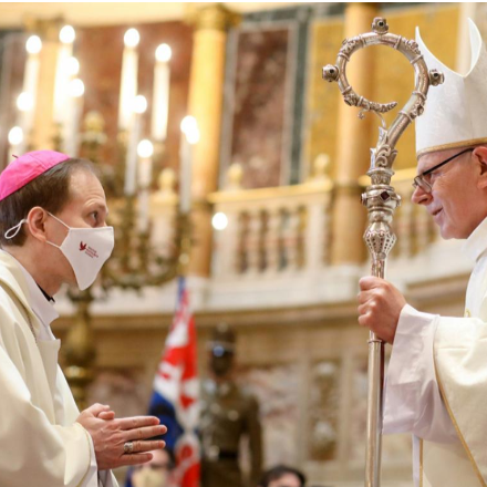 Derűs lelkű szolgálattal - püspökké szentelték Berta Tibort