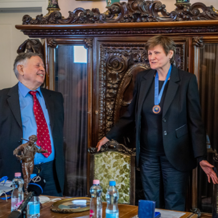 Kitüntette Karikó Katalin biokémikust az Emberi Méltóság Tanácsa, Fülöp metropolita a magyar nép nevében is megköszönte munkáját  