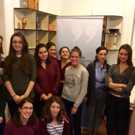 Fiatalok az Élet szolgálatában