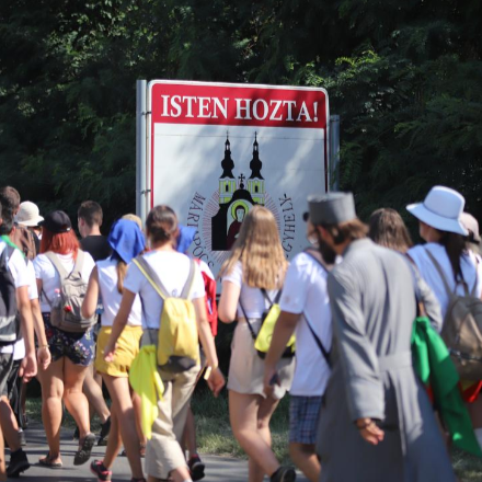 Igazán csak az érkezett meg, akin változtatott a több napos zarándoklás - az ifjúsági gyalogos zarándokokkal kiegészülve telt Máriapócson Nagyboldogasszony ünnepe