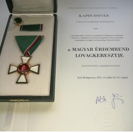 A Magyar Érdemrend lovagkeresztjével tüntették ki Kapin István atyát