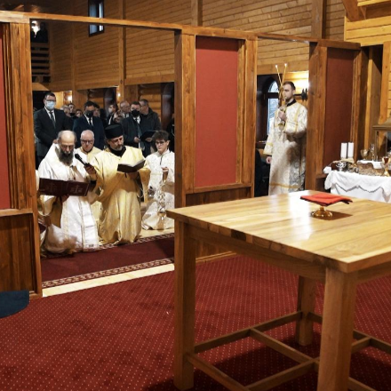 Úgy hirdesse minden ember a kereszténységet, mint ez a templom - új görögkatolikus lelki hajlékot szenteltek Debrecenben 