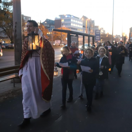 Csak úgy ragyogtak Debrecen utcáin a Szent Efrém óvodásai, leendő diákjai 
