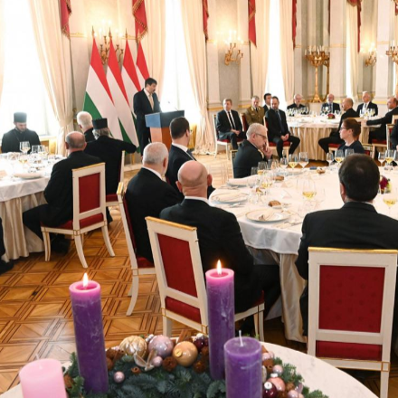 Utoljára adott adventi ebédet a történelmi egyházak vezetőinek Áder János