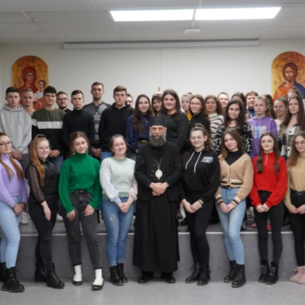 Nyugat messze előttünk jár, de tévúton - Fülöp metropolita előadása Beregszászon