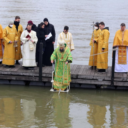 A Duna vizét mi szennyeztük be, mégis megtisztulhatunk általa 