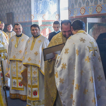 Elismerés Dobos András rektor atyának