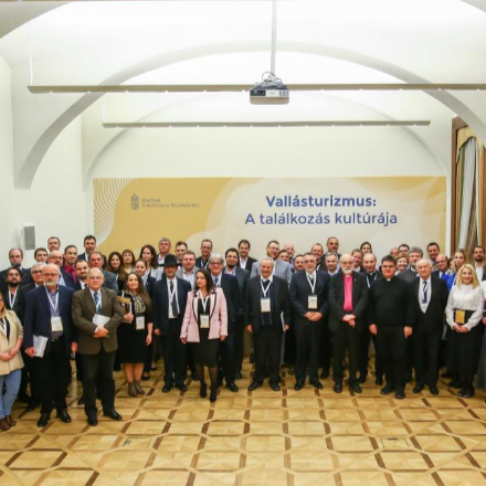A hit és a találkozás kultúrájáért - I. Nemzeti Vallásturizmus Fórum Esztergomban