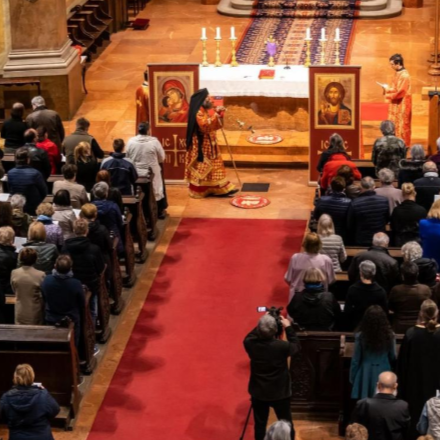 Isten áldását elnyerve - zsúfolásig megtelt a Pesti Ferences templom görögkatolikusokkal 