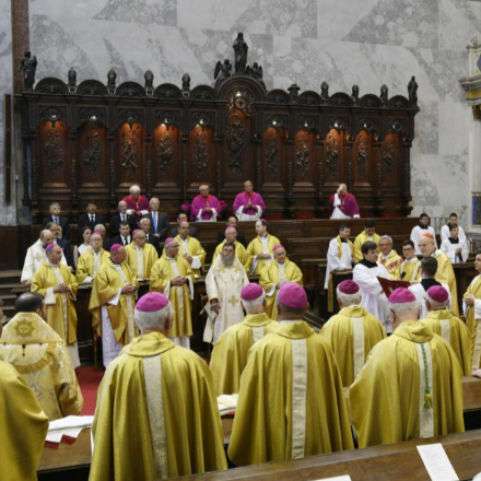 A 70 éves Erdő Pétert köszöntötték az esztergomi bazilikában