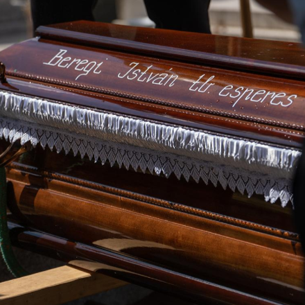 Az isteni kegyelem működött életében - Örök nyugalomra helyezték Beregi István görögkatolikus áldozópaptól