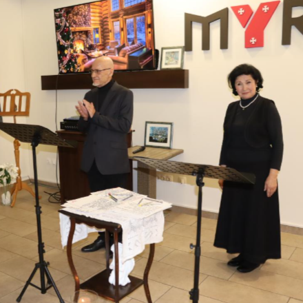 Jónak lenni, jót tenni - festészettel, irodalommal