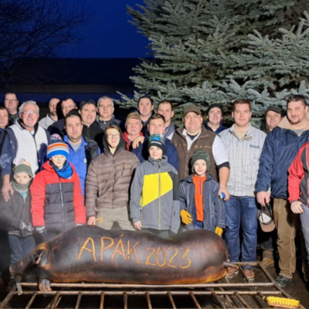 Jótékonysági disznótor Hajdúdorogon 