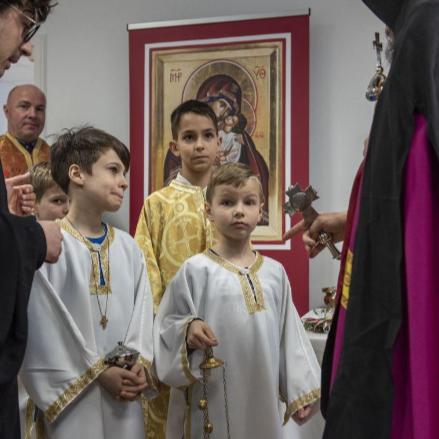 Új gyermekvédelmi központot áldott meg Fülöp metropolita Székesfehérváron