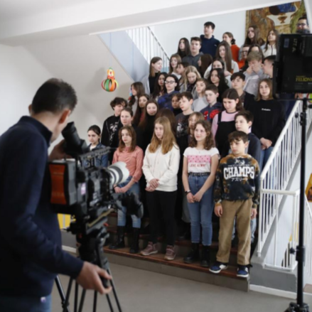 A Lautitia kóruscsaládról forgatott az Isten kezében című műsor stábja