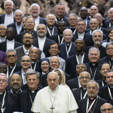 Püspöki szinódus magyar résztvevői: a katolikus egyház képes változni