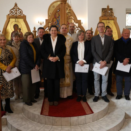 Aranyszájú Szent János is boldogan tekint le